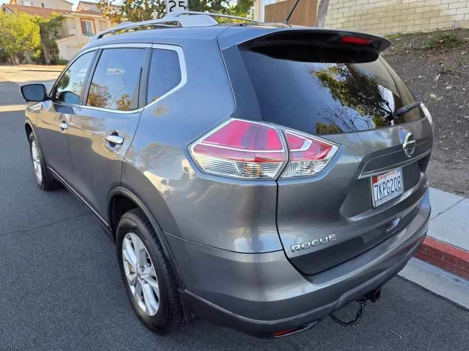 2015 Nissan Rogue - Image 13 of 20