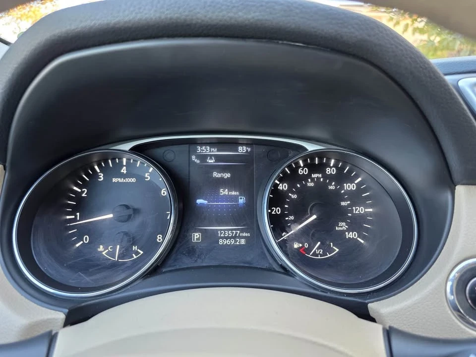 2015 Nissan Rogue - Image 8 of 20