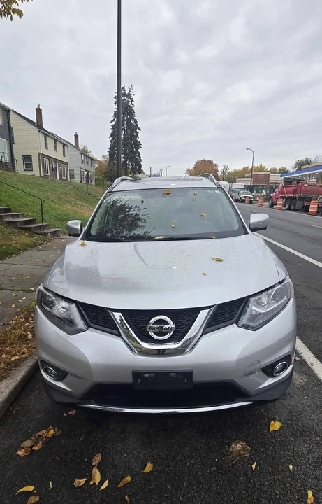 2015 Nissan Rogue - Image 5 of 10