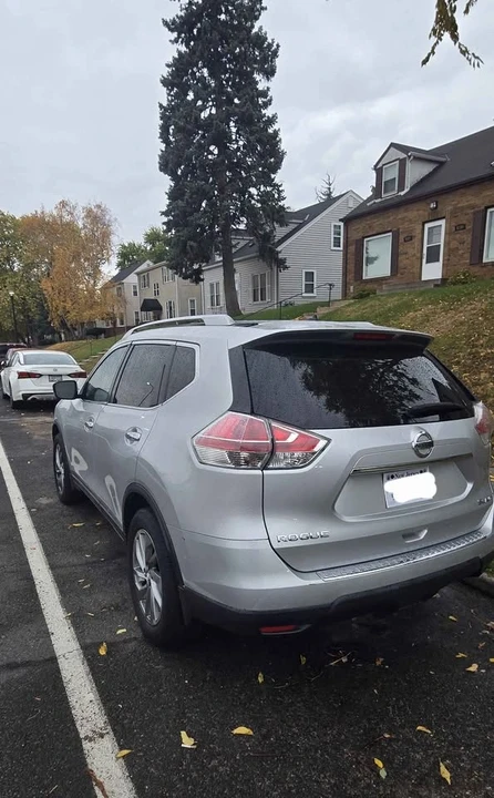 2015 Nissan Rogue - Image 9 of 10