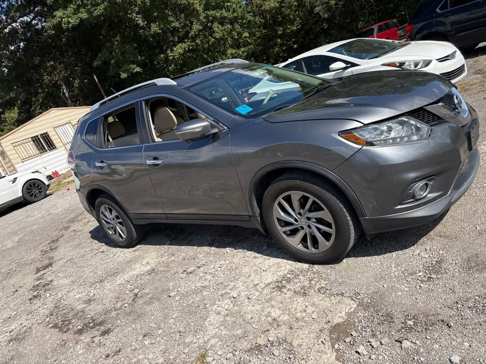 2015 Nissan Rogue - Image 6 of 17