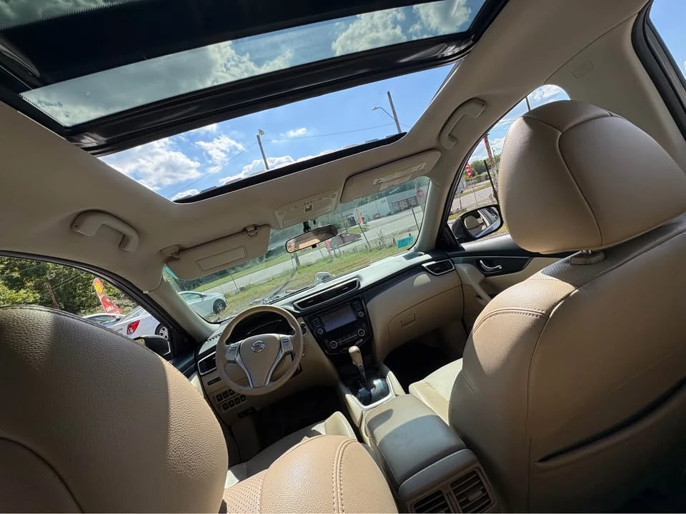 2015 Nissan Rogue - Image 2 of 17