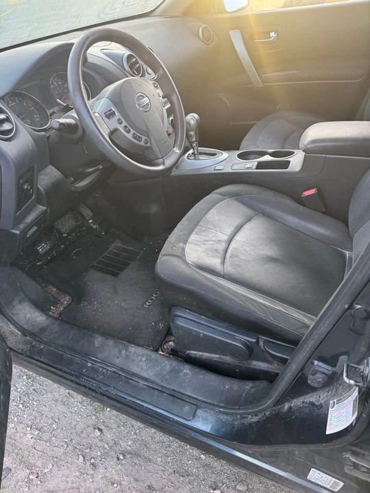 2015 Nissan Rogue - Image 2 of 4
