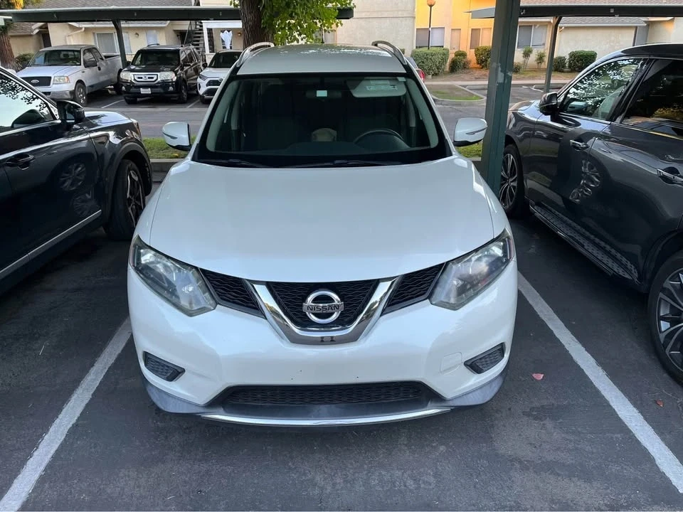 2015 Nissan Rogue - Image 10 of 11