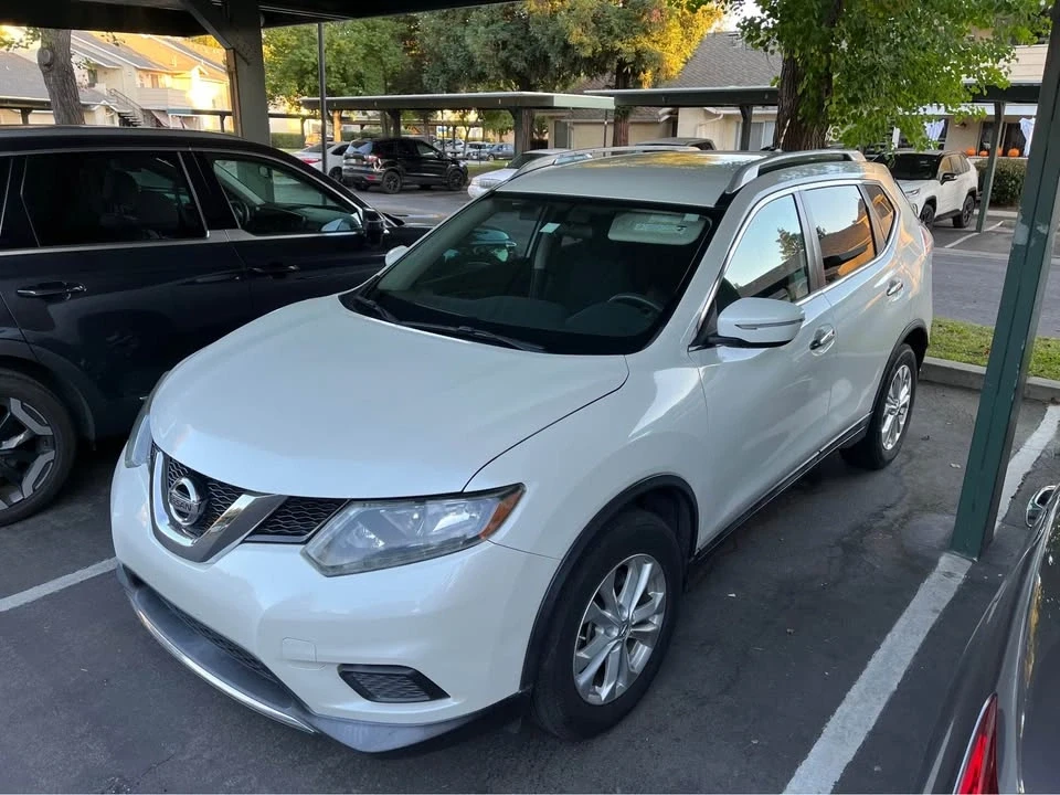 2015 Nissan Rogue - Image 9 of 11