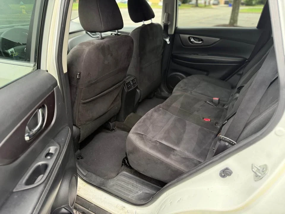 2015 Nissan Rogue - Image 11 of 16