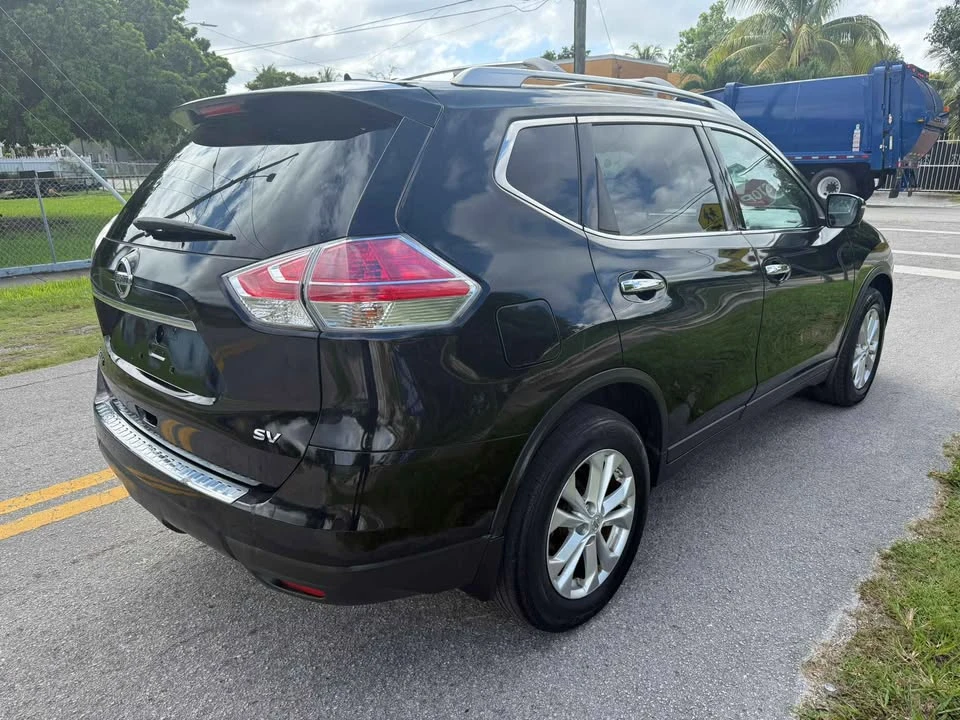 2015 Nissan Rogue - Image 5 of 8