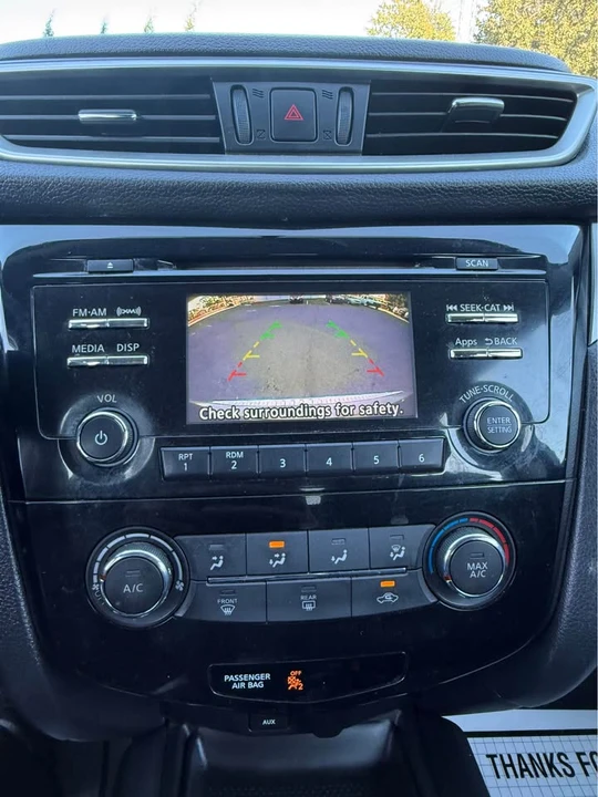 2015 Nissan Rogue - Image 8 of 13