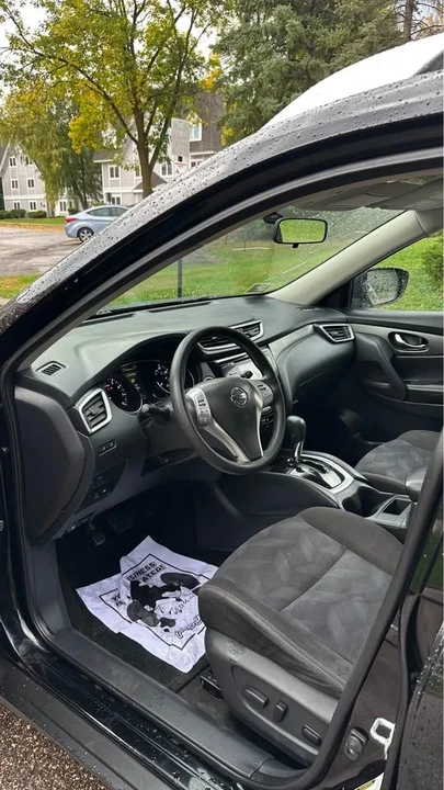 2015 Nissan Rogue - Image 10 of 18