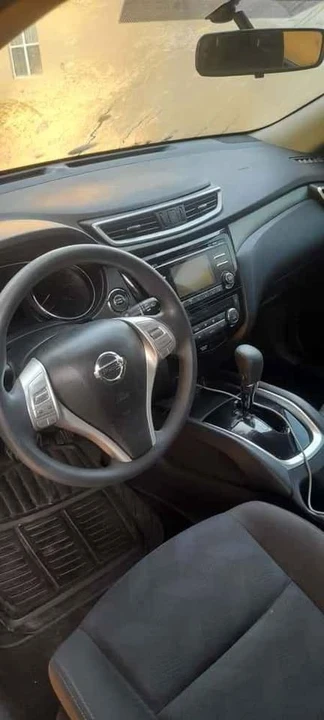 2015 Nissan Rogue - Image 8 of 8