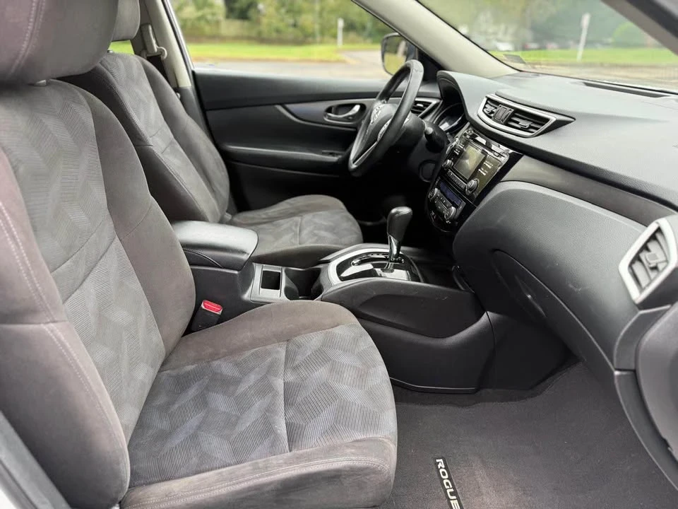 2015 Nissan Rogue - Image 13 of 16