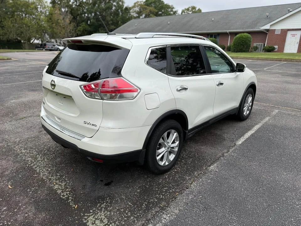2015 Nissan Rogue - Image 5 of 16