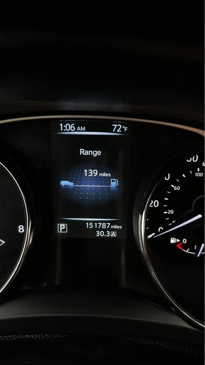 2015 Nissan Rogue - Image 17 of 18