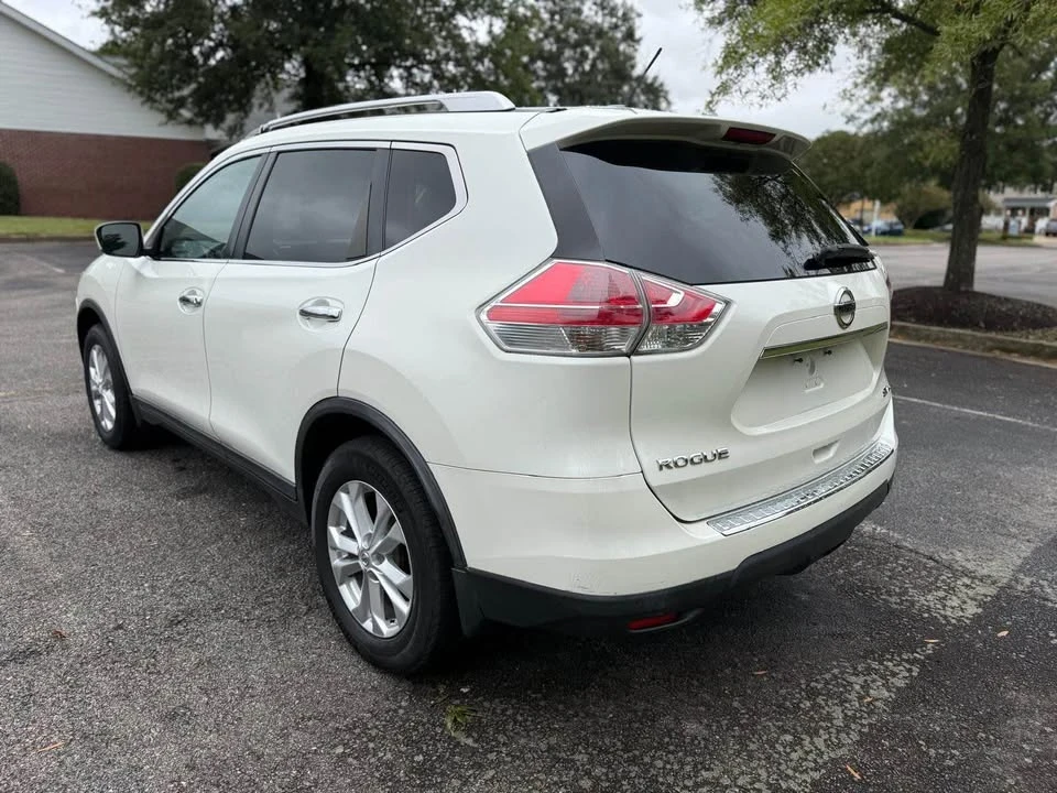 2015 Nissan Rogue - Image 4 of 16