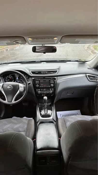 2015 Nissan Rogue - Image 9 of 18