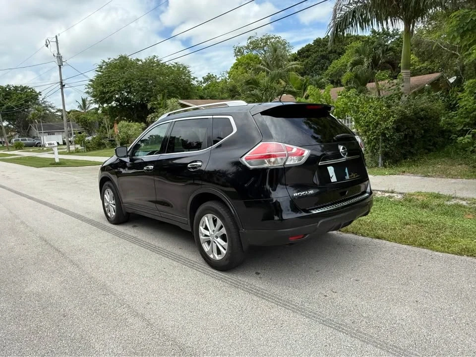 2015 Nissan Rogue - Image 6 of 13