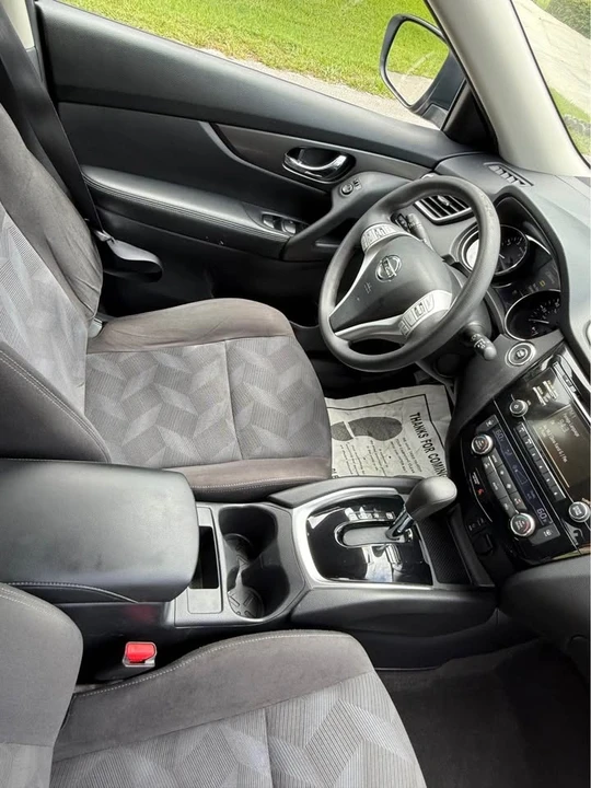 2015 Nissan Rogue - Image 10 of 13