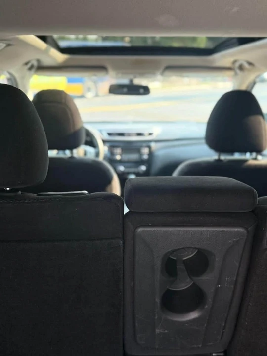 2015 Nissan Rogue - Image 10 of 18