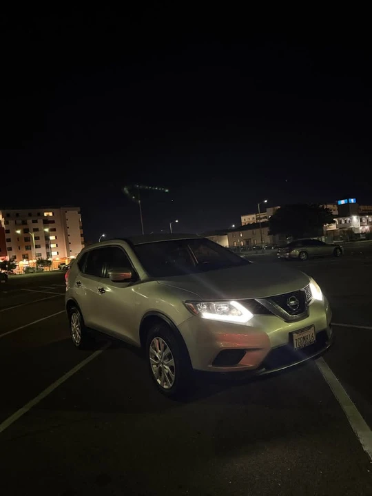 2015 Nissan Rogue - Image 11 of 20