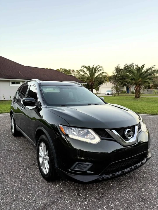 2015 Nissan Rogue - Image 2 of 9