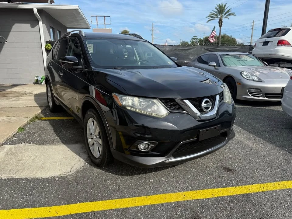 2015 Nissan Rogue - Image 2 of 12