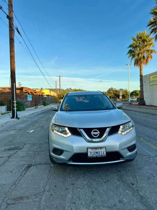 2015 Nissan Rogue - Image 15 of 20