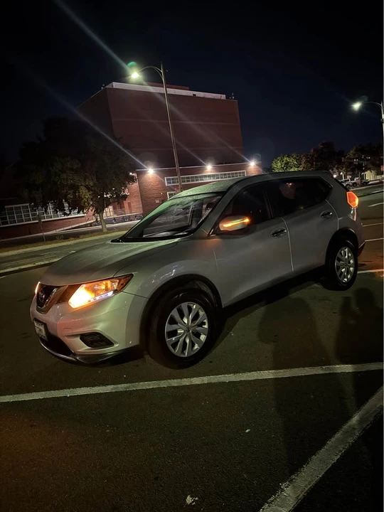 2015 Nissan Rogue - Image 10 of 20
