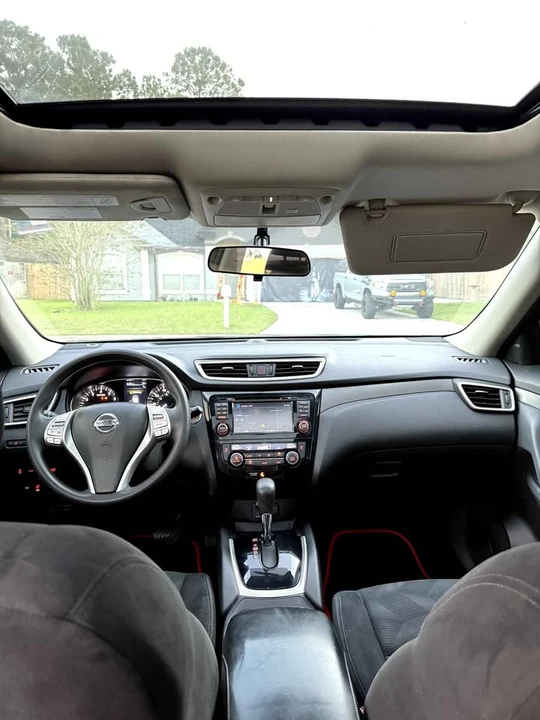 2015 Nissan Rogue - Image 7 of 9