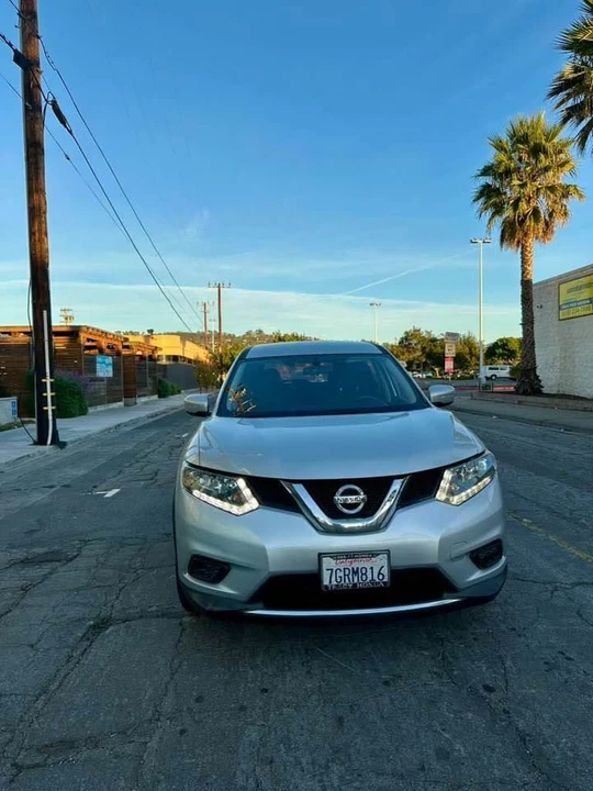 2015 Nissan Rogue - Image 13 of 20