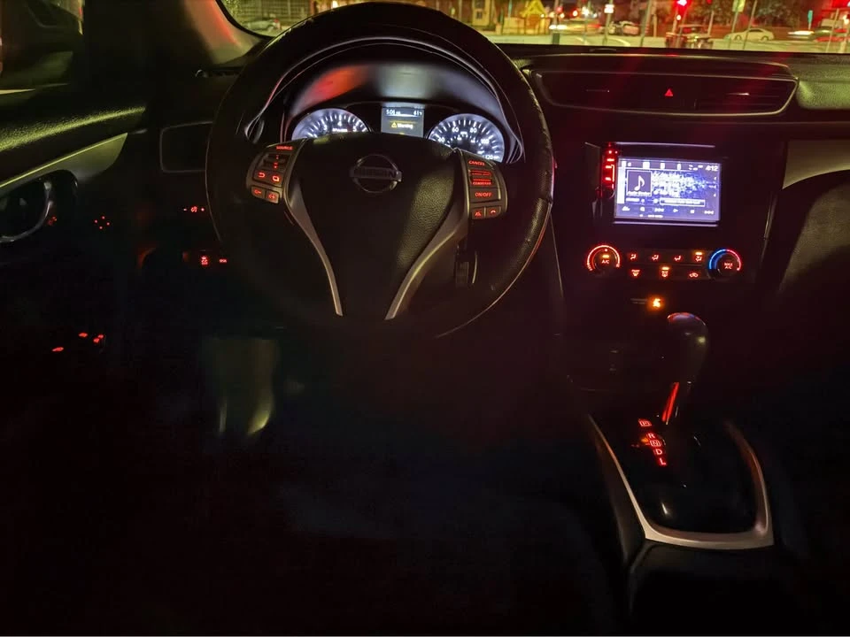 2015 Nissan Rogue - Image 12 of 20