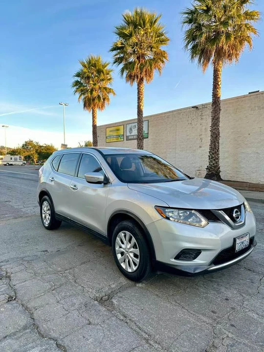 2015 Nissan Rogue - Image 18 of 20