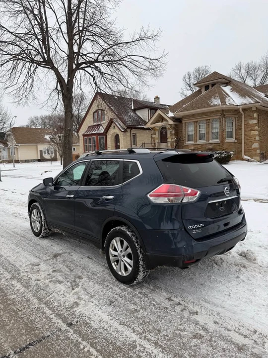 2015 Nissan Rogue - Image 4 of 8