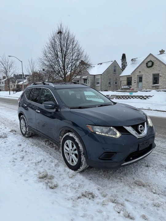 2015 Nissan Rogue - Image 2 of 8
