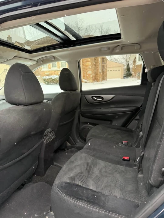 2015 Nissan Rogue - Image 6 of 8