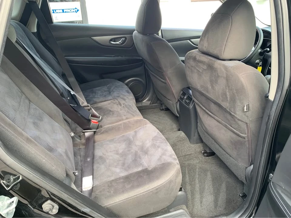 2015 Nissan Rogue - Image 10 of 17