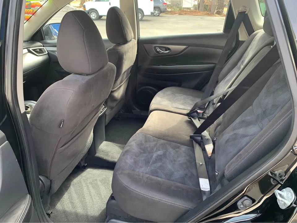 2015 Nissan Rogue - Image 8 of 17