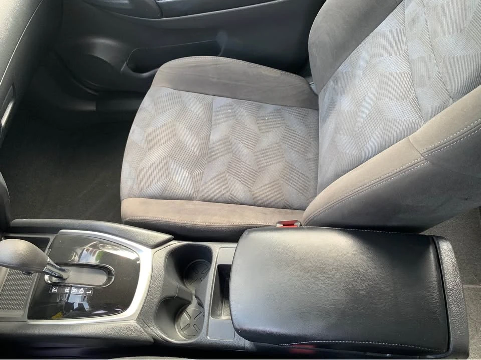 2015 Nissan Rogue - Image 6 of 17