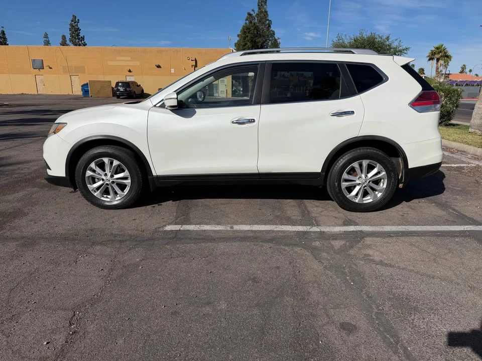 2015 Nissan Rogue - Image 8 of 12