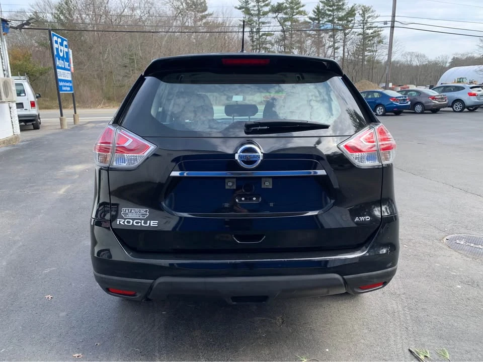 2015 Nissan Rogue - Image 2 of 17