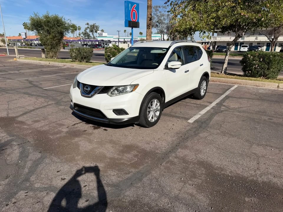 2015 Nissan Rogue - Image 2 of 12