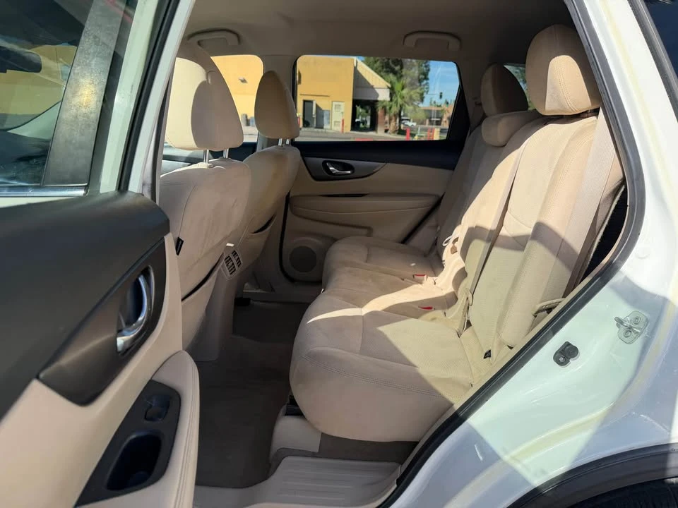 2015 Nissan Rogue - Image 9 of 12