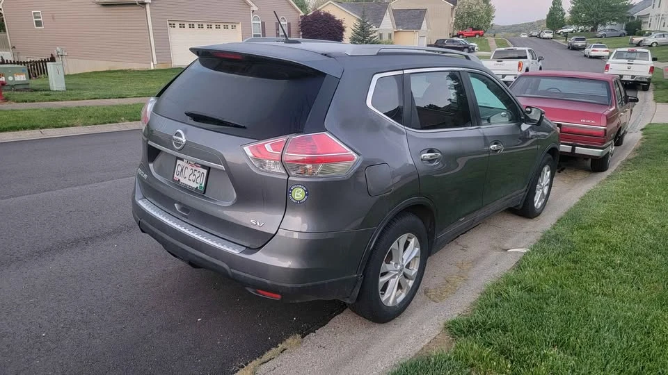 2015 Nissan Rogue - Image 13 of 16