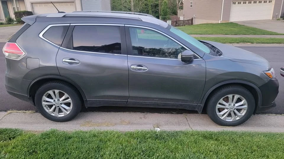 2015 Nissan Rogue - Image 14 of 16