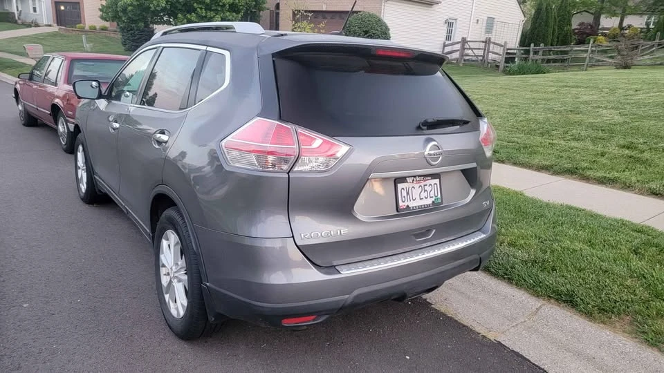 2015 Nissan Rogue - Image 11 of 16