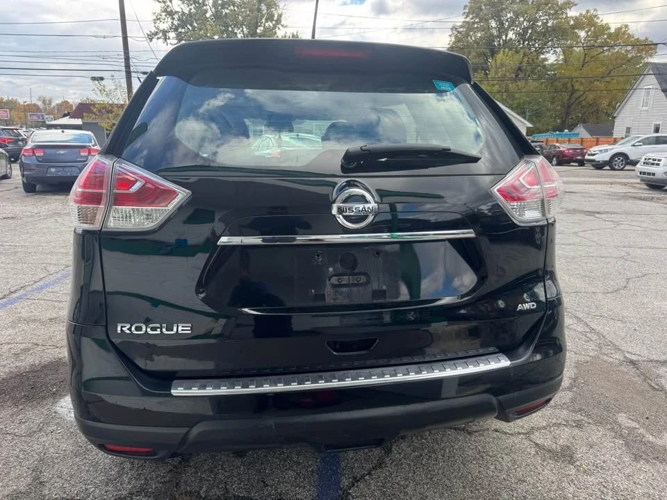 2015 Nissan Rogue - Image 2 of 11