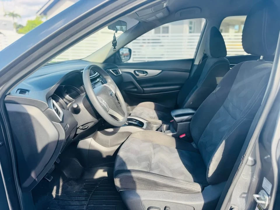 2015 Nissan Rogue - Image 10 of 13