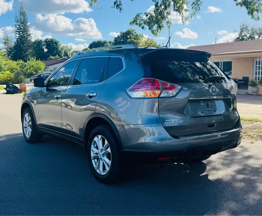 2015 Nissan Rogue - Image 4 of 13