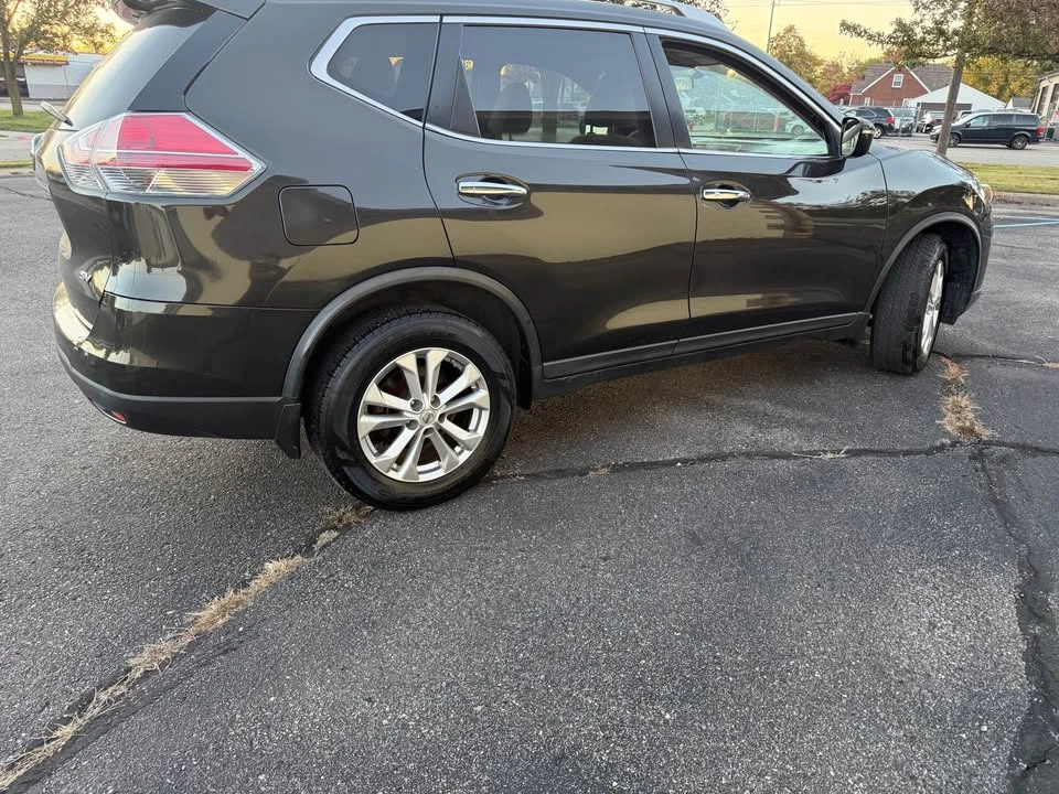 2015 Nissan Rogue - Image 3 of 9