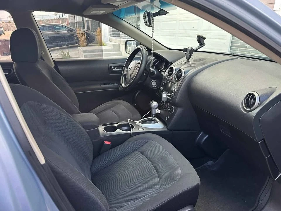 2015 Nissan Rogue - Image 2 of 4