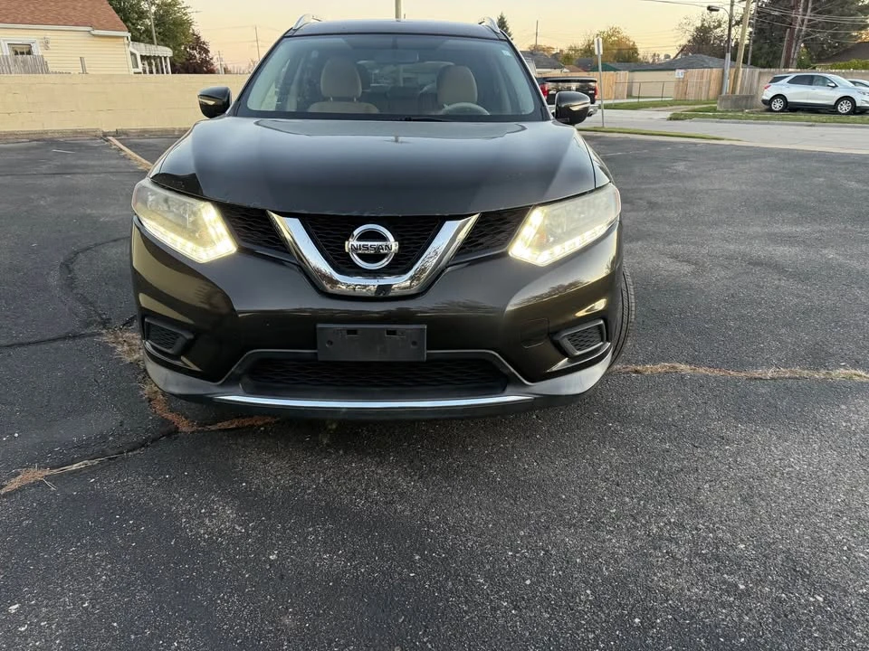 2015 Nissan Rogue - Image 2 of 9